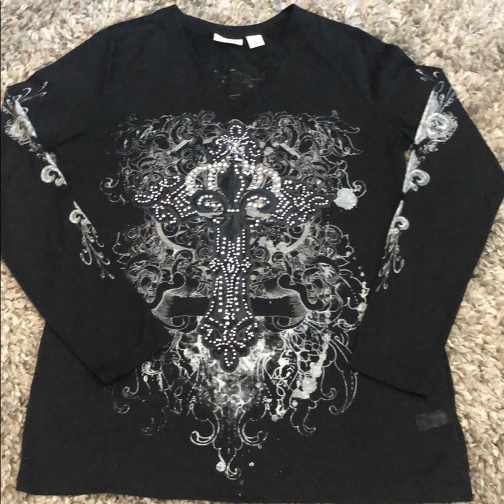 Long sleeve tribal like grey patterns